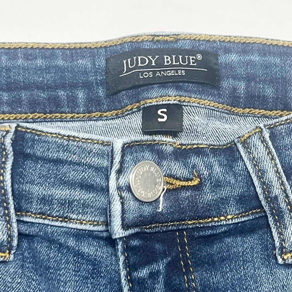 Judy Blue Kasey Med Blue Denim Shorts Size S Womens Stretch Casual Summer Trendy - Picture 6 of 7